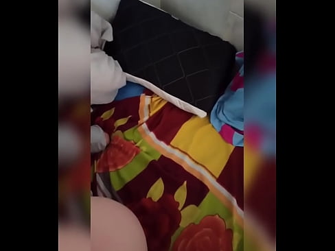 ❤️ Wandinogara naye anogara ega kumba nekuti murume wake anoenda kuzororo ini ndinotora mukana wekusvira nekuzadza mbongoro yake nemukaka. ️ ☑